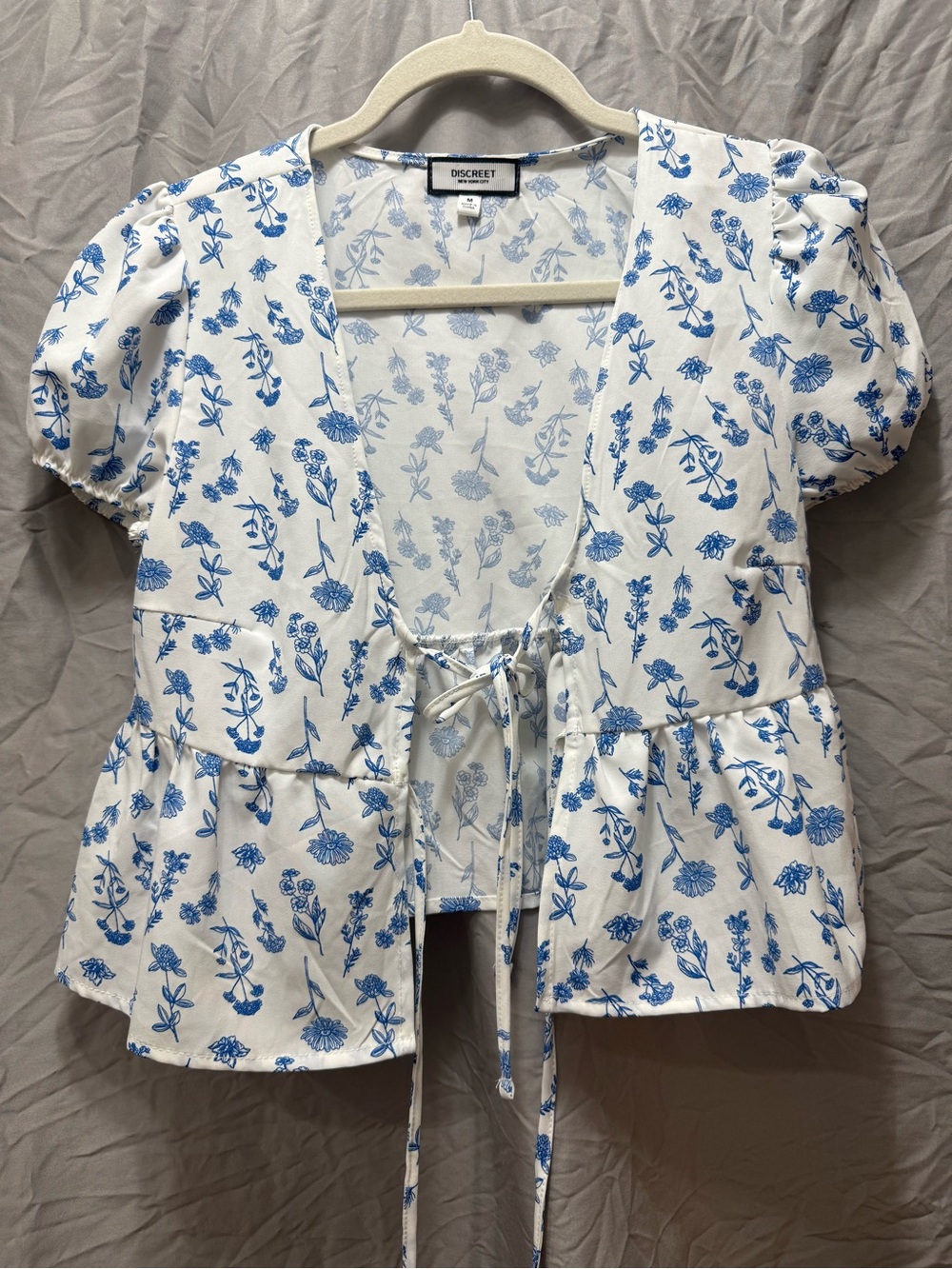 Discreet White and Blue Floral Tie-Front Puff Sleeve Top